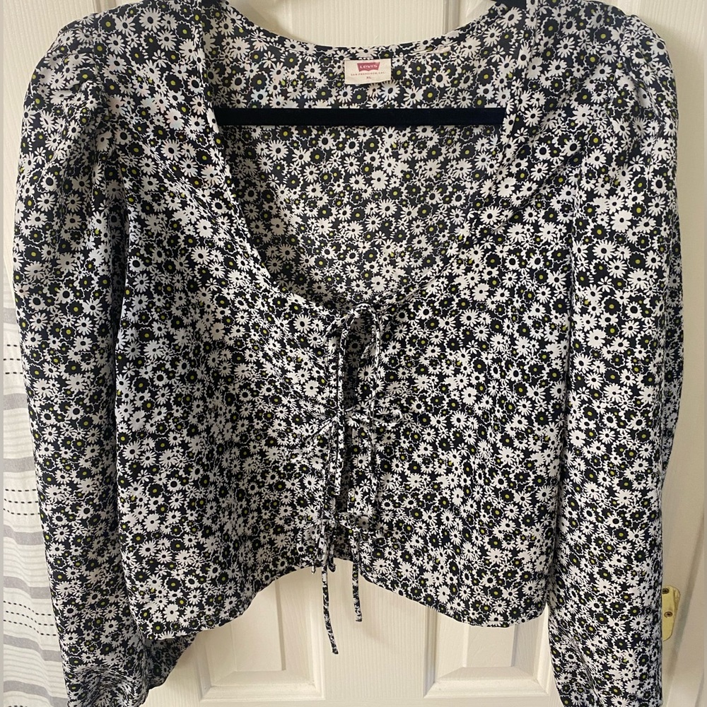 Levi's Black and White Floral Puff Long Sleeve Front Tie Blouse Size XL - Picture 16 of 16